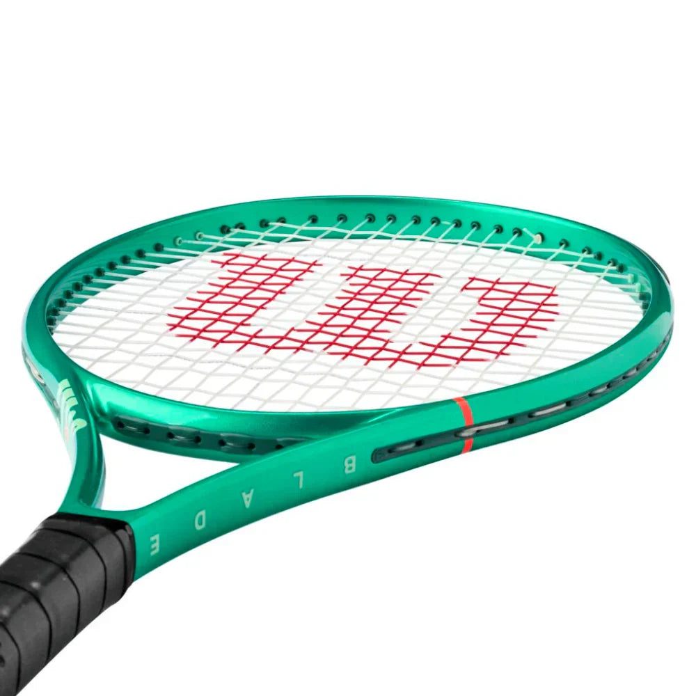 Wilson Blade 25 V10 2026 - Junior Wilson